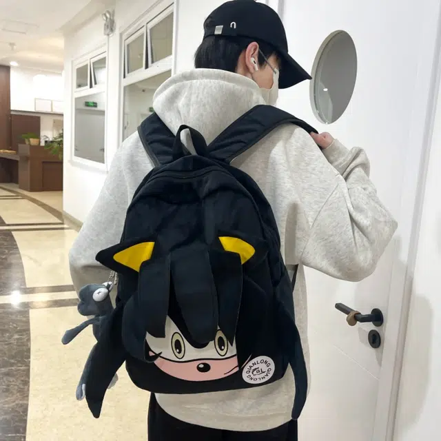 泰格奴 卡通高颜值日韩学生上课百搭书包 毛绒 背包双肩包 男女同款情侣款 黑色 红色 紫色 蓝色