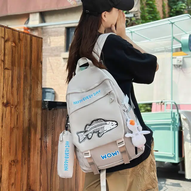 泰格奴 开学书包高颜值大容量卡通字母鱼骨图案校园风女高中生大学生美式背包 尼龙 双肩包 常规 男女同款情侣款 灰色/蓝色/黑色/绿色