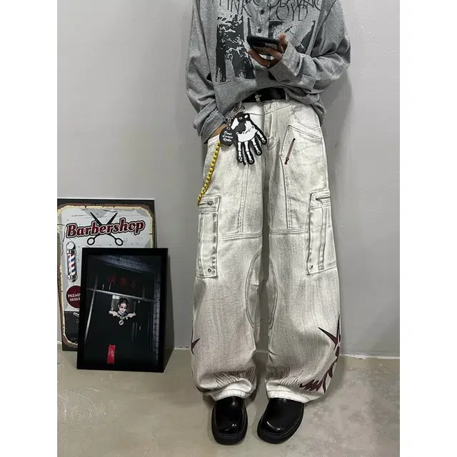 加荣 美式水洗脏染白做旧牛仔裤男宽松大口袋垂感直筒工装裤男款复古火焰印花弯刀裤子男休闲百搭拖地裤女装小众设计阔腿长裤 男女同款