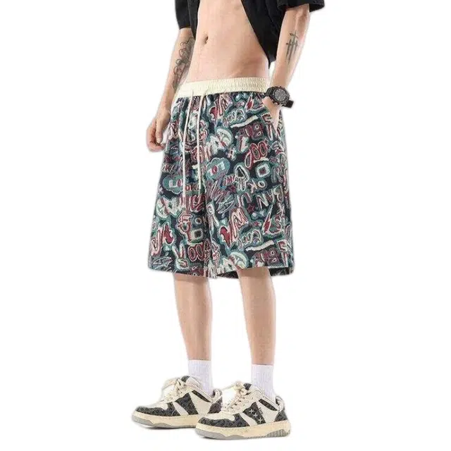 加荣 过膝涂鸦刺绣短裤男夏季轻薄透气潮牌青少年日常出行通勤百搭运动裤小众设计感大码宽松休闲松紧腰五分中裤外穿休闲短裤 男女同款