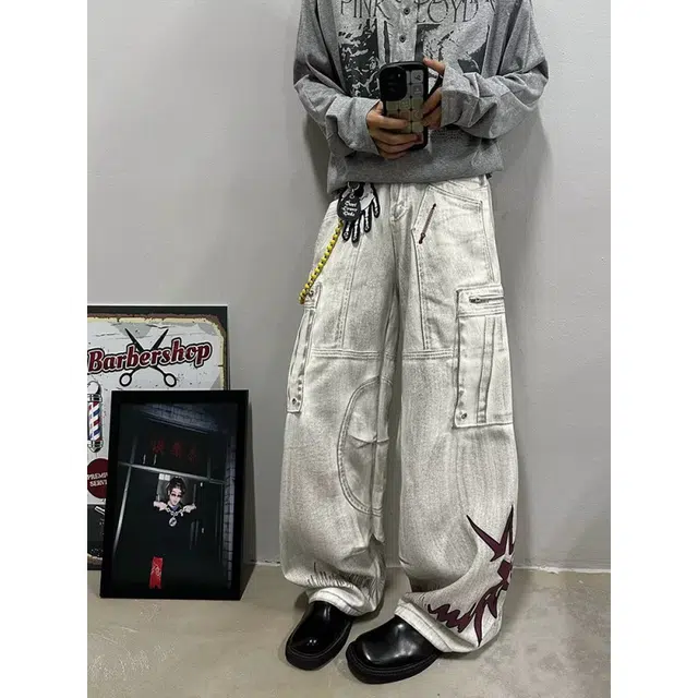加荣 美式水洗脏染白做旧牛仔裤男宽松大口袋垂感直筒工装裤男款复古火焰印花弯刀裤子男休闲百搭拖地裤女装小众设计阔腿长裤 男女同款