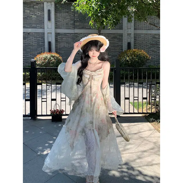 沐晓欣 甜美蝴蝶结飘带碎花蕾丝拼接吊带连衣裙 女款