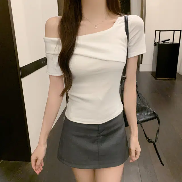 ins T