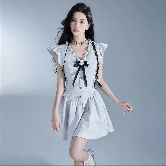 花蔓色 百搭舒适简约法式甜美高端精致小飞袖短袖连衣裙 女款