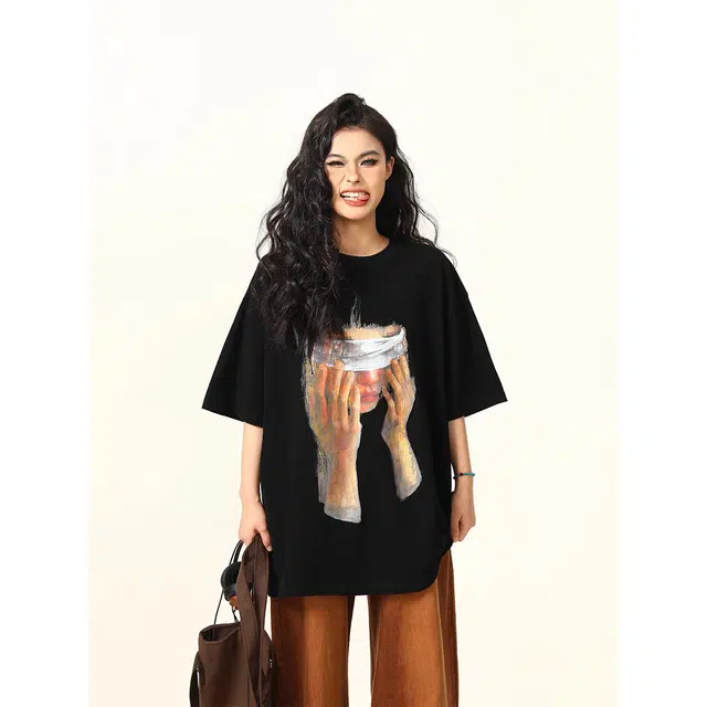 AN oversize T