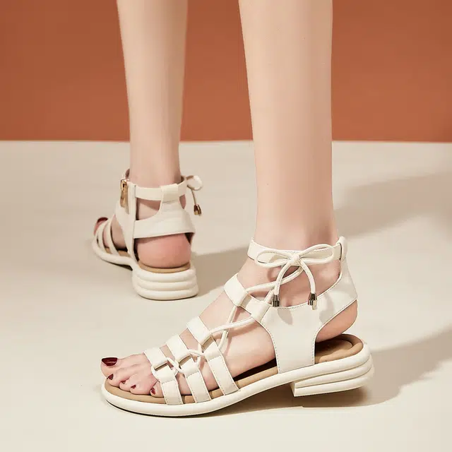 DAPHNE PU