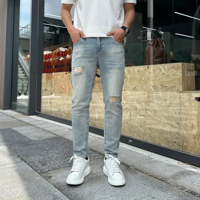 吉肯蒂 破洞夏季水洗大破洞牛仔裤男后袋印花浅蓝色长裤 男款