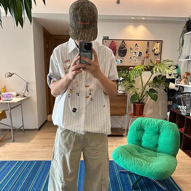永言 美式潮牌休闲趣味卡通贴纸条纹宽松短袖衬衫 男女同款