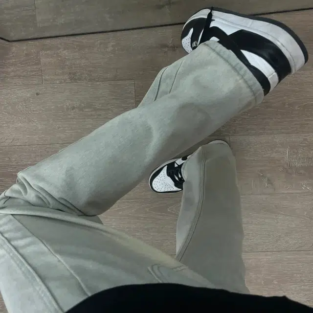 冈哉 美式复古高街潮流潮牌小众设计个性做旧水洗阔腿弯刀百搭痞帅垂感宽松直筒日常通勤城市牛仔裤 男女同款