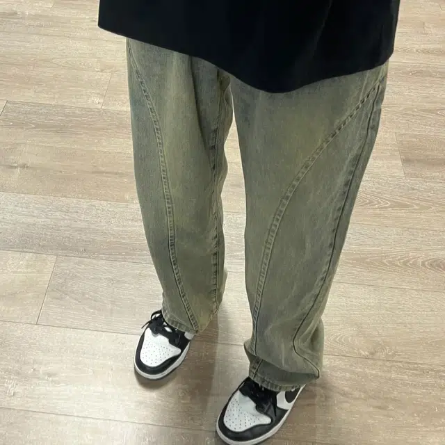 冈哉 复古高街潮流潮牌小众设计个性做旧水洗阔腿弯刀百搭痞帅垂感宽松直筒日常通勤城市牛仔裤 男女同款