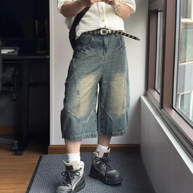 冈哉 美式复古宽松弯刀裤七分裤个性潮流潮牌高街设计感通勤薄款做旧水洗褶皱染牛仔短裤 男女同款
