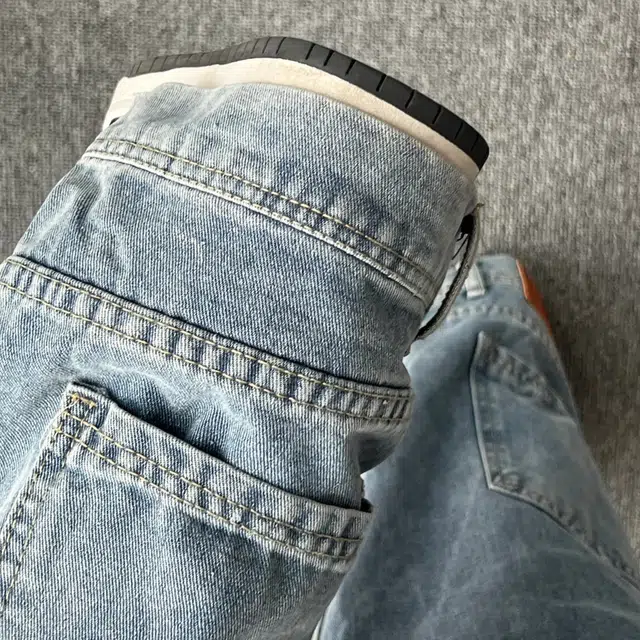 冈哉 美式复古潮流反穿裤子痞帅简约基础款设计品牌个性舒适显瘦宽松直筒裤阔腿通勤百搭弯刀休闲牛仔裤 男女同款