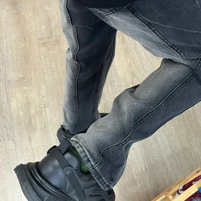 冈哉 美式复古高街潮流潮牌小众明线设计个性做旧水洗阔腿弯刀微喇百搭痞帅垂感宽松直筒日常通勤城市 牛仔裤 男女同款