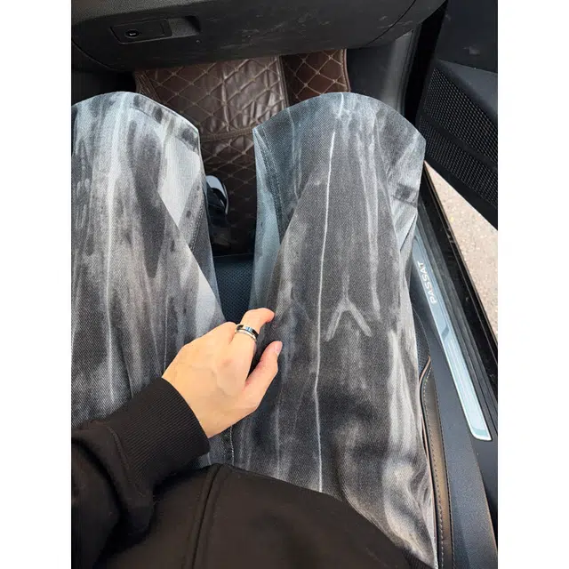 冈哉 美式潮流潮牌泼墨撞色高街纽扣设计垂感窄版宽松直筒时尚日系个性日常通勤弯刀纯色基础款休闲牛仔裤 男女同款