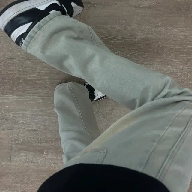 冈哉 美式复古高街潮流潮牌小众设计个性做旧水洗阔腿弯刀百搭痞帅垂感宽松直筒日常通勤城市牛仔裤 男女同款