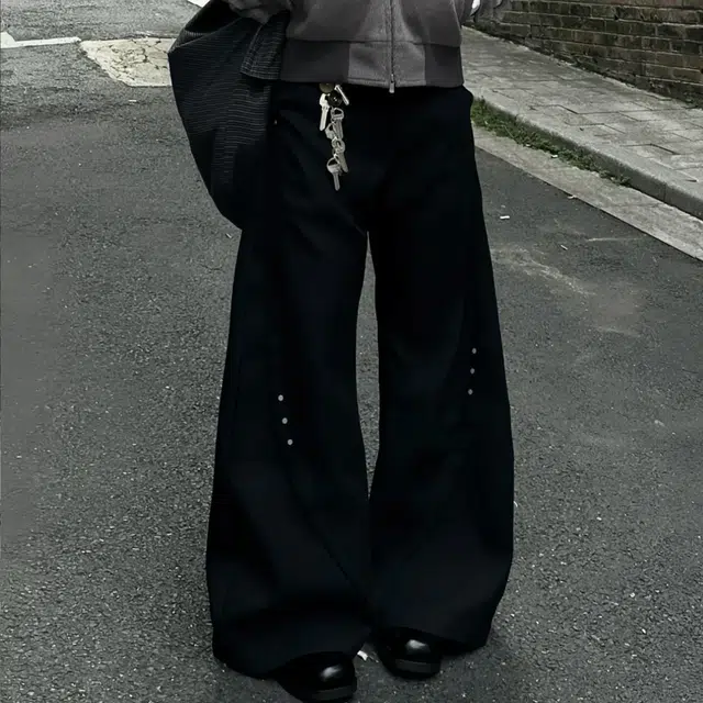 冈哉 纯色解构铆钉拼接弯刀设计美式复古小众时尚潮流宽松百搭舒适垂感休闲裤 男女同款