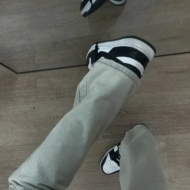 冈哉 美式复古高街潮流潮牌小众设计个性做旧水洗阔腿弯刀百搭痞帅垂感宽松直筒日常通勤城市牛仔裤 男女同款