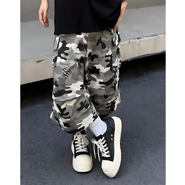 冈哉 美式复古灰白迷彩多口袋拼接格子印花设计七分裤宽松美式高街直筒裤百搭户外潮流工装短裤 男女同款
