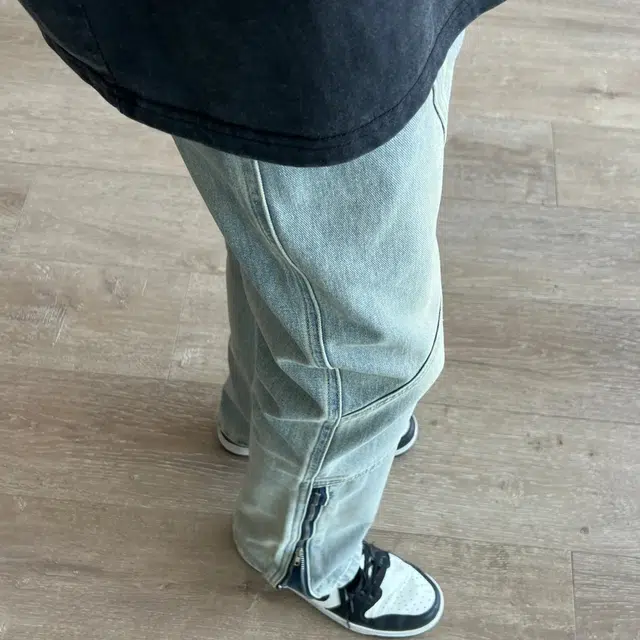 冈哉 美式复古高街潮流潮牌小众裤脚可调节拉链设计个性做旧水洗阔腿弯刀微喇百搭痞帅垂感宽松直筒日常通勤城市牛仔裤 男女同款
