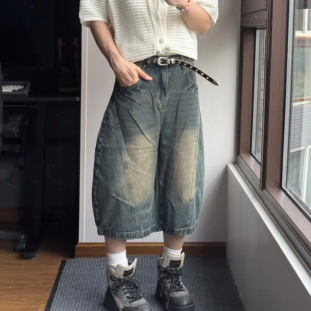 冈哉 美式复古宽松弯刀裤七分裤个性潮流潮牌高街设计感通勤薄款做旧水洗褶皱染牛仔短裤 男女同款