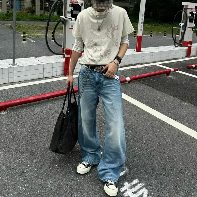 冈哉 美式复古高街潮流潮牌小众猫爪痕纹路设计个性水洗阔腿做旧弯刀百搭痞帅垂感宽松直筒日常通勤牛仔裤 男女同款