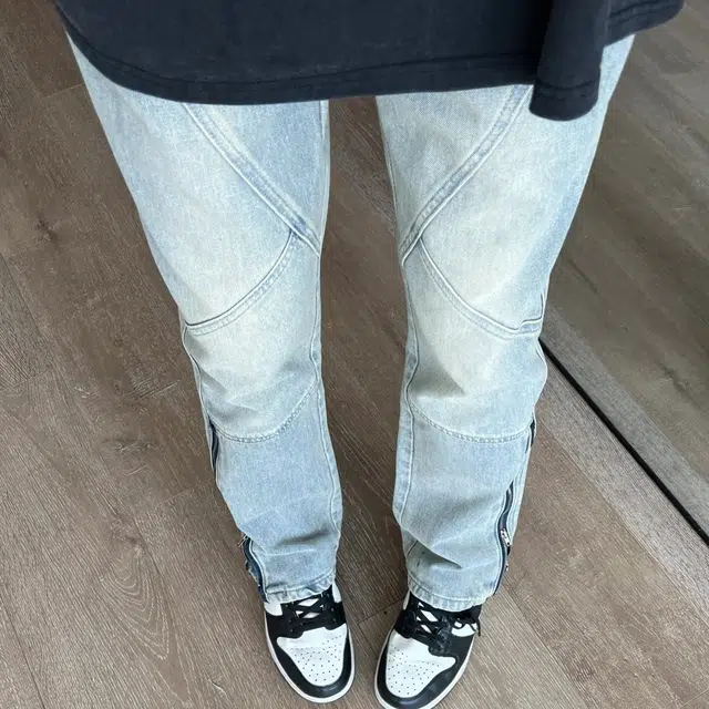 冈哉 美式复古高街潮流潮牌小众裤脚可调节拉链设计个性做旧水洗阔腿弯刀微喇百搭痞帅垂感宽松直筒日常通勤城市牛仔裤 男女同款