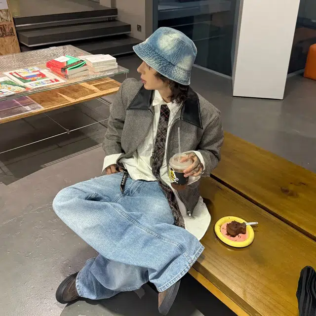 冈哉 美式复古高街潮流潮牌小众设计个性水洗阔腿做旧弯刀百搭痞帅垂感宽松直筒日常通勤牛仔裤 男女同款