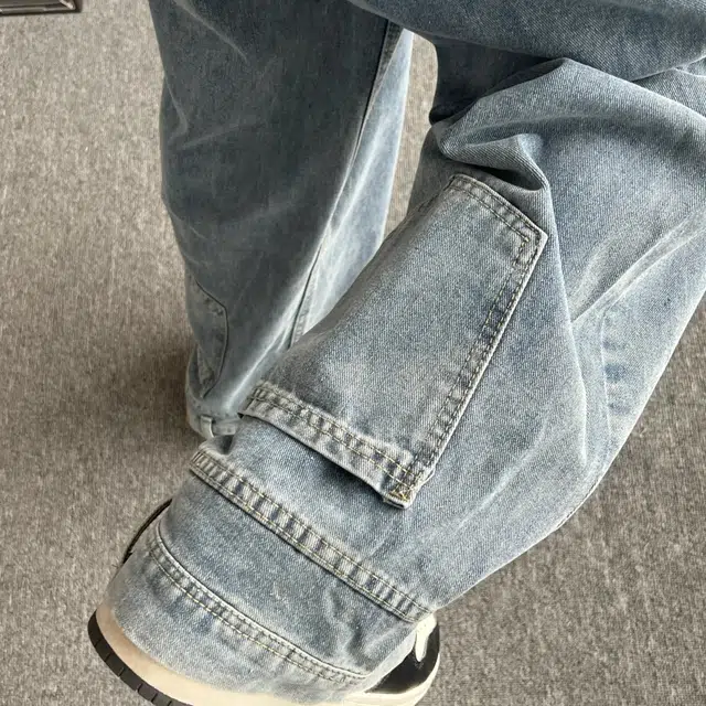 冈哉 美式复古潮流反穿裤子痞帅简约基础款设计品牌个性舒适显瘦宽松直筒裤阔腿通勤百搭弯刀休闲牛仔裤 男女同款