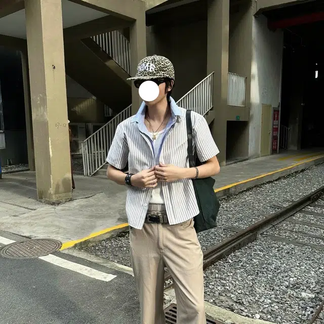 冈哉 韩版潮流个性百搭垂感时尚竖条纹简约舒适基础款短袖袖痞帅衬衣慵懒感外套上衣宽松翻领纽扣衬衫 男女同款