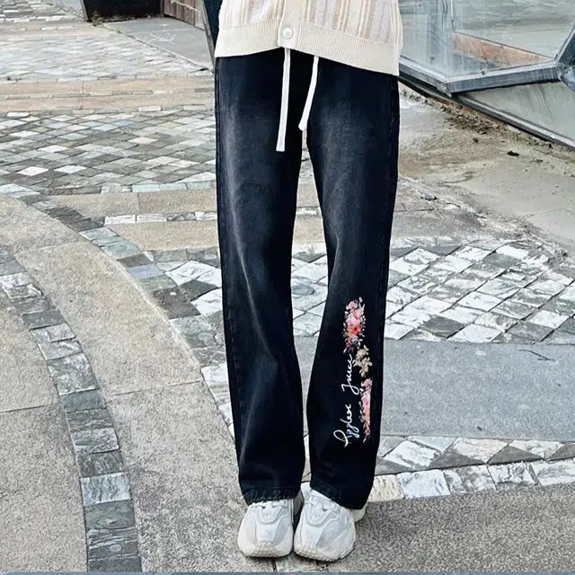 法文箱子 美式高街潮流创意学院风花朵植物元素印花休闲直筒复古做旧日常百搭显高垂感阔腿牛仔裤 男女同款