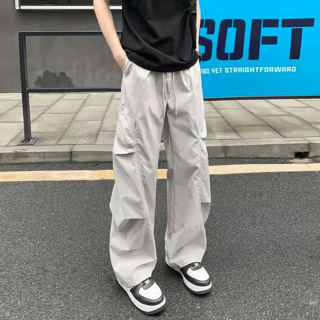 尘映 美式潮牌高街垂感情侣百搭速干透气早秋校园穿搭微阔腿抽绳显高运动通勤长裤宽松纯色直筒裤子工装裤 男女同款