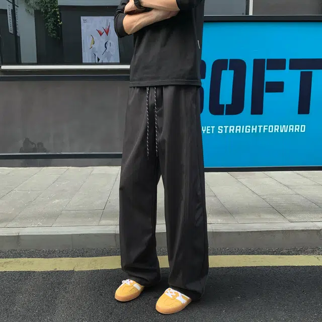尘映 美式高街痞帅早秋常规白底直筒斜切伞兵裤校园穿搭阔腿裤男宽松拖地裤无性别亲肤学院百搭通勤运动裤子休闲裤 男女同款