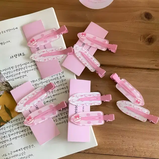 希铃 粉系少女波点无痕可爱 亚克力 发夹 女款