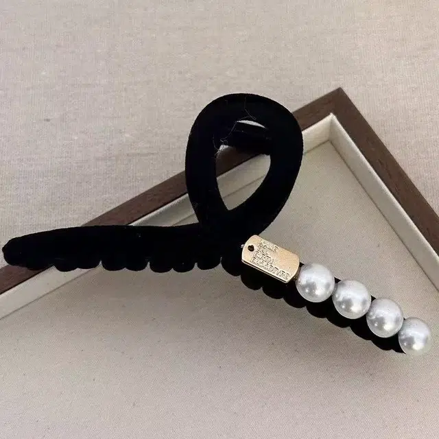 希铃 高级感盘发鲨鱼夹 珍珠 发夹 女款