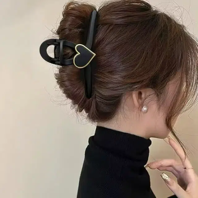 希铃 高级感简约 磨砂爱心 大号抓夹 女款