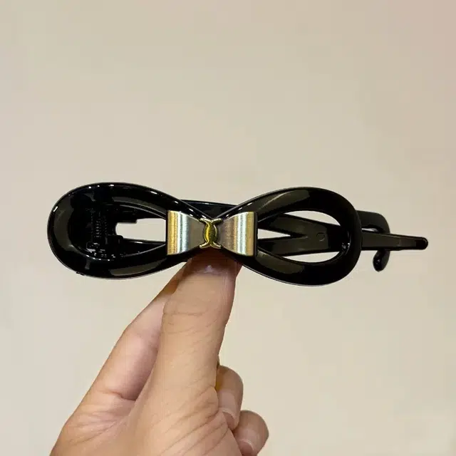希铃 简约高级扭扭蝴蝶结#好运 亚克力 发夹 女款