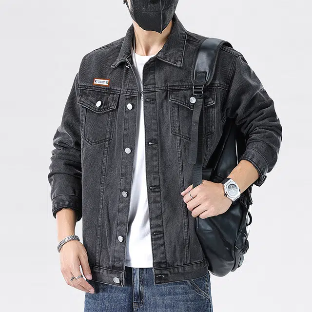赛瀚 美式休闲夹克男生复古水洗做旧工装上衣服男潮牌高街风翻领纽扣口袋徽章设计青少年时尚百搭潮流帅气宽松牛仔外套 男女同款