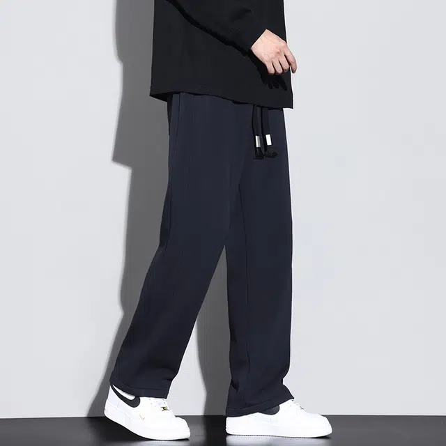 赛瀚 运动裤男生时尚百搭简约宽松直筒长裤子男美式潮牌高街风抽绳松紧腰多口袋徽章设计基础款青少年潮流帅气户外阔腿休闲裤 男女同款