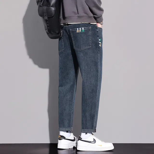 赛瀚 百搭刺绣图案设计直筒牛仔裤男款水洗潮牌休闲锥形裤秋季厚款舒适亲肤男装长裤宽松显瘦显高少年高街潮流通勤外穿男裤 男女同款