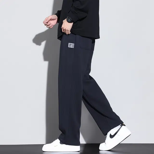 赛瀚 运动裤男生时尚百搭简约宽松直筒长裤子男美式潮牌高街风抽绳松紧腰多口袋徽章设计基础款青少年潮流帅气户外阔腿休闲裤 男女同款