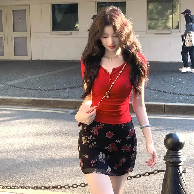 依钗 韩系设计感短袖上衣与碎花半身裙组合裙装套装 女款