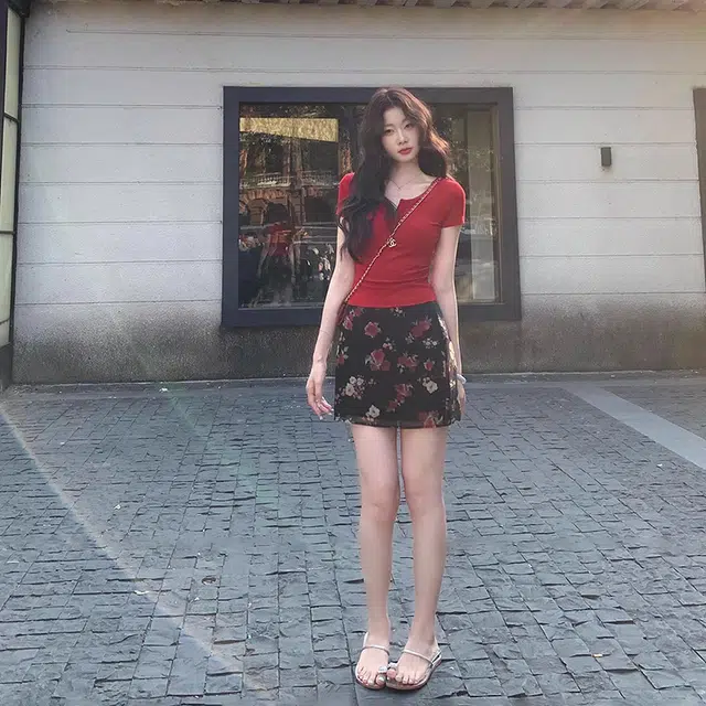 依钗 韩系设计感短袖上衣与碎花半身裙组合裙装套装 女款