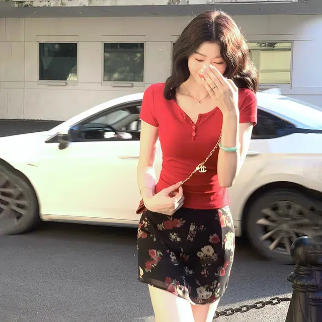 依钗 韩系设计感短袖上衣与碎花半身裙组合裙装套装 女款