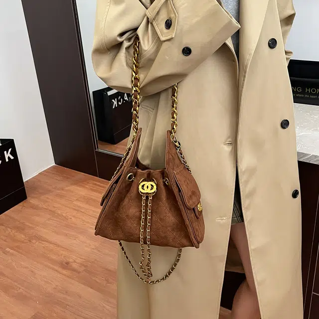 小猪班纳 小香风菱格链条高级感通勤腋下包 呢绒 单肩包 常规 女款 多色