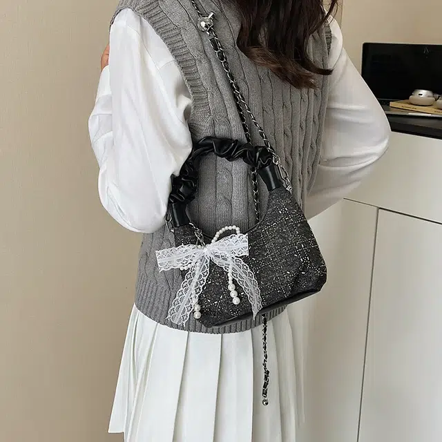 小猪班纳 蝴蝶结褶皱链条 布料 饺子包斜挎单肩手提包 常规 女款 多色