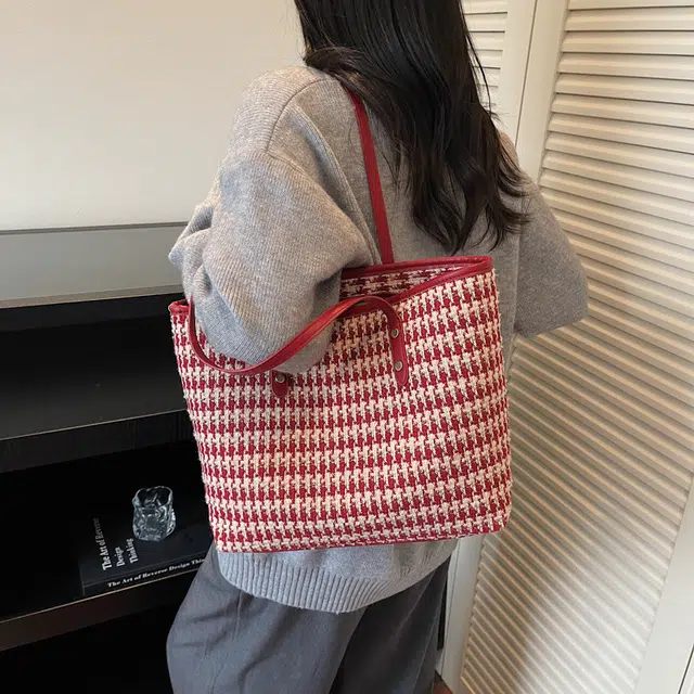 小猪班纳 高级感包包大容量休闲通勤托特包 布 单肩包 常规 女款 千鸟格/酒红色