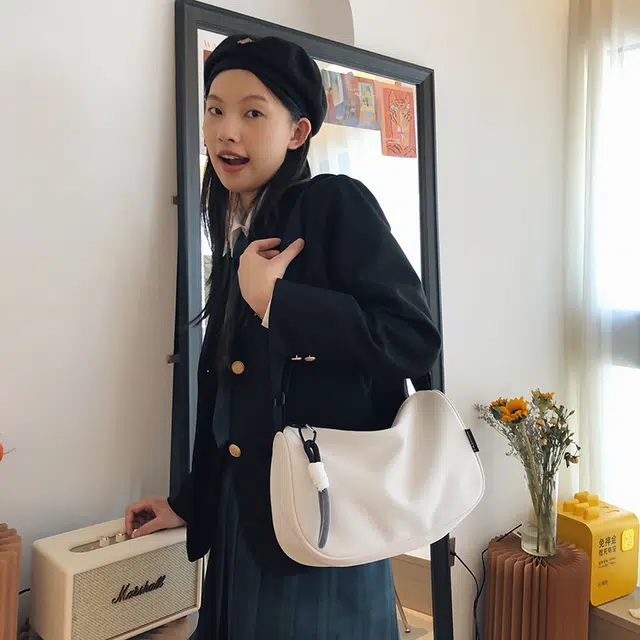 小猪班纳 休闲时尚百搭通勤 尼龙 单肩包 常规 男女同款情侣款 多色