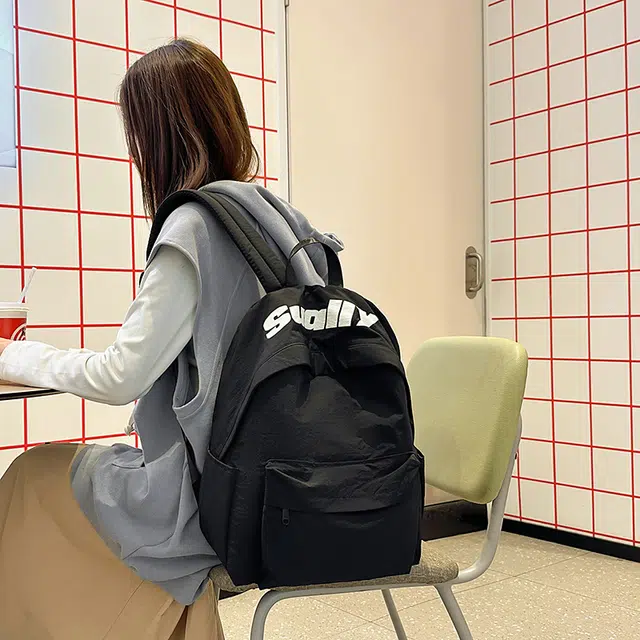 小猪班纳 轻便通勤百搭潮大学生休闲时尚旅行背包 尼龙布 双肩包 男女同款情侣款 多色
