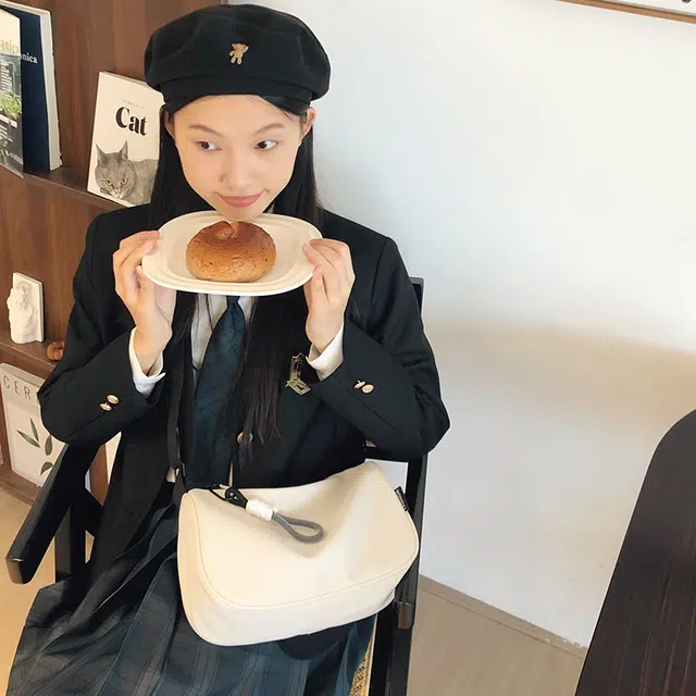 小猪班纳 休闲时尚百搭通勤 尼龙 单肩包 常规 男女同款情侣款 多色