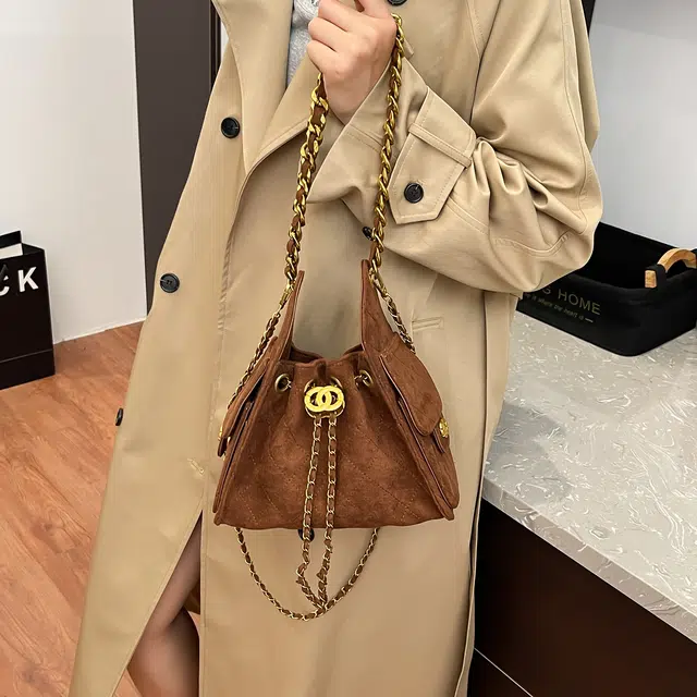 小猪班纳 小香风菱格链条高级感通勤腋下包 呢绒 单肩包 常规 女款 多色